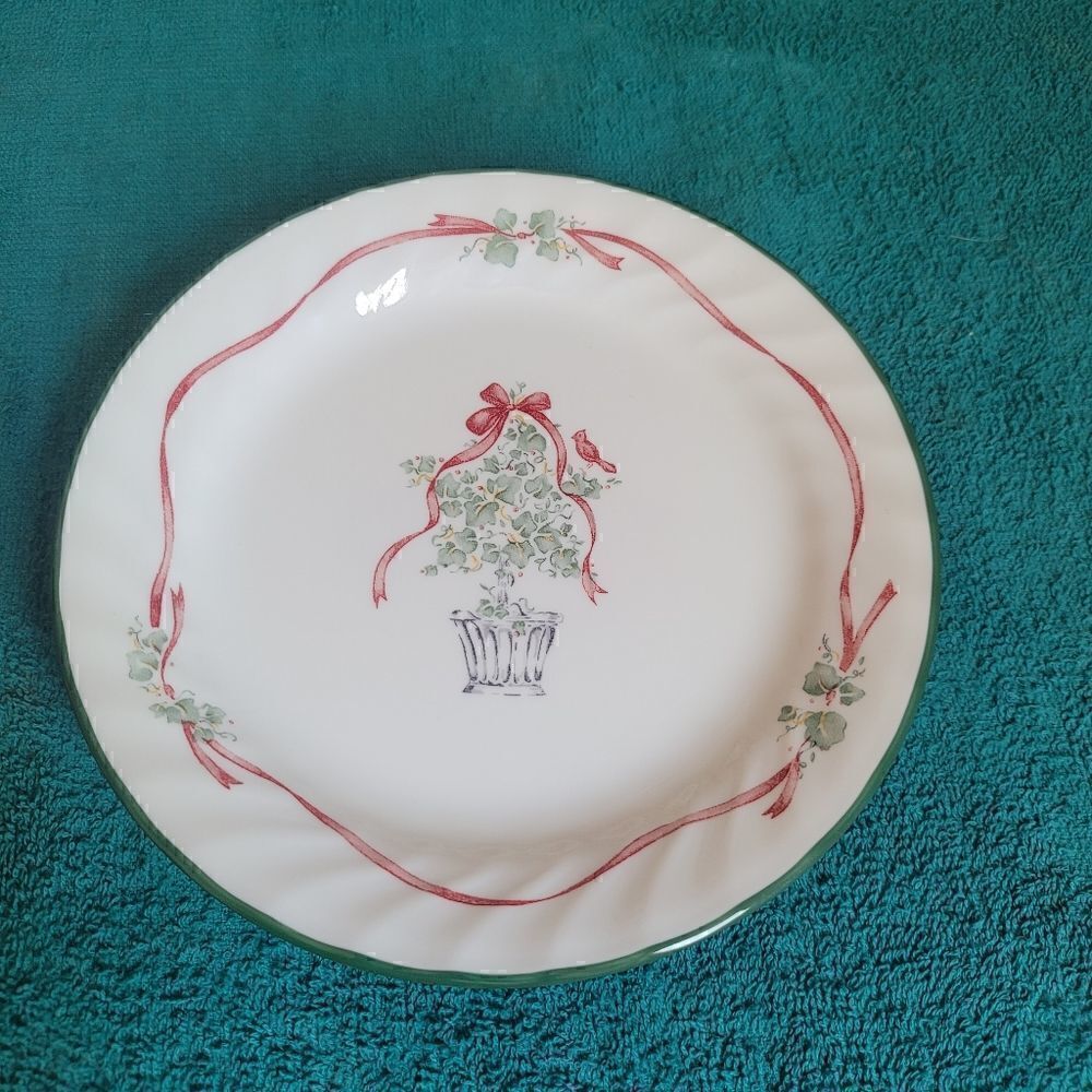 Corelle Callaway holiday by corning